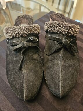 Stuart Weitzman Black Suede Shearling-Trim Women's Slip-On Mules